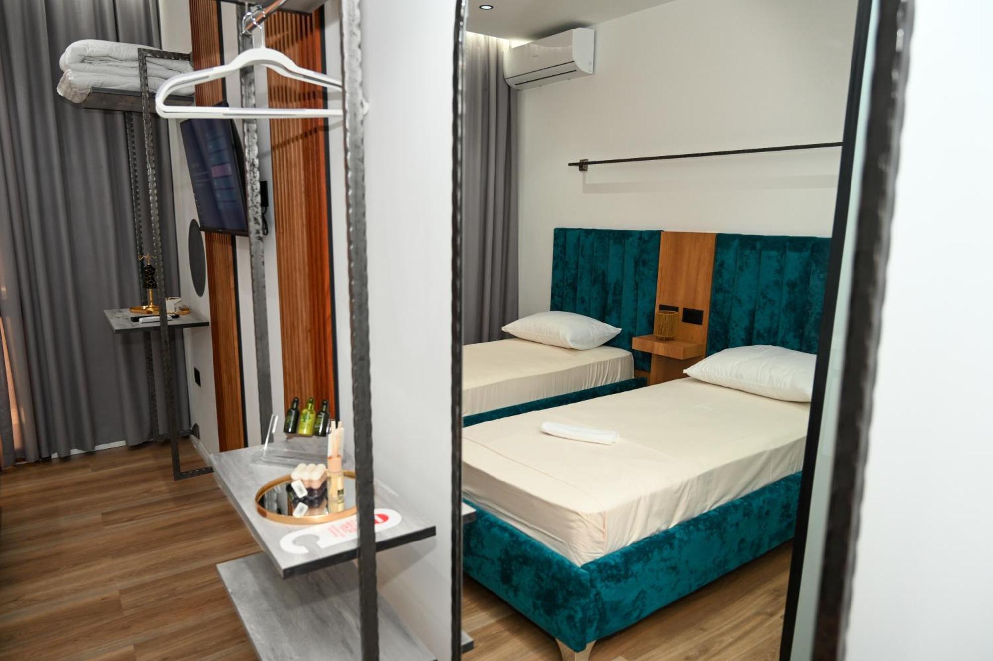 Apollonia Hotel Fier Chambre photo